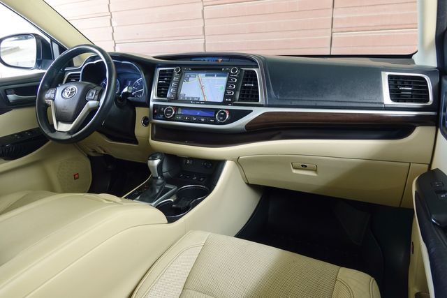 2016 Toyota Highlander Limited V6 AWD | Carrollton, TX | Perfect Motorcars 2016 Toyota Highlander Limited V6 AWD | Carrollton, TX | Perfect Motorcars