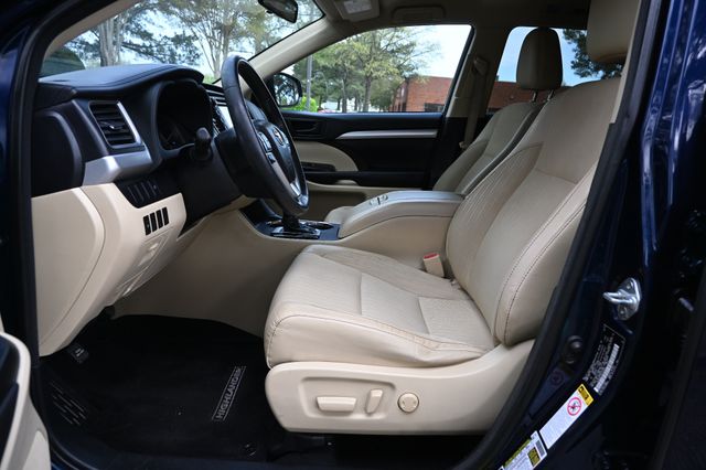 2016 Toyota Highlander LE