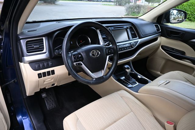 2016 Toyota Highlander LE