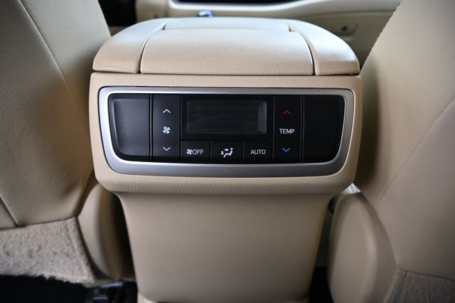 2016 Toyota Highlander LE