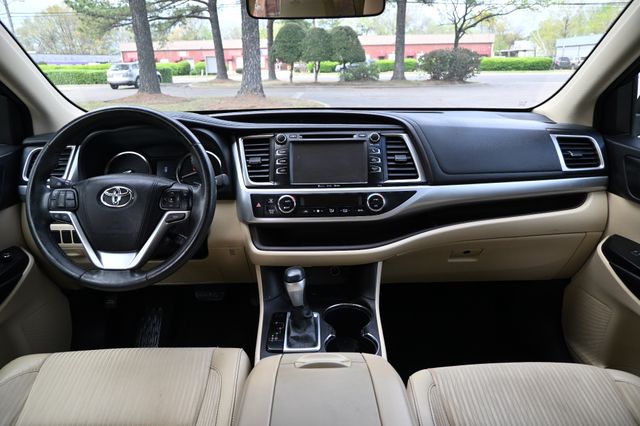 2016 Toyota Highlander LE