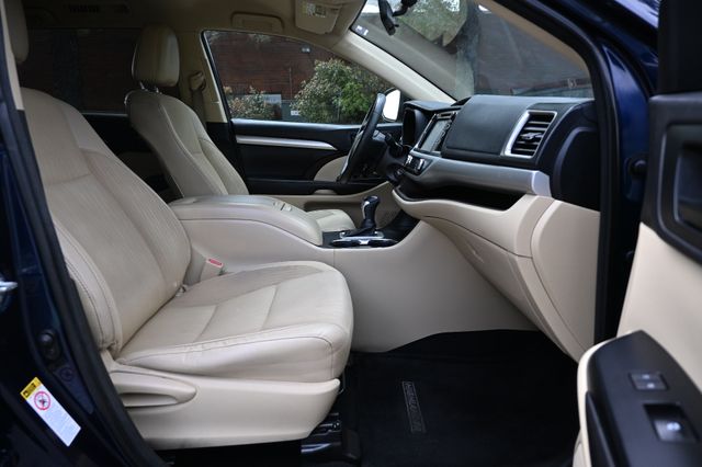 2016 Toyota Highlander LE