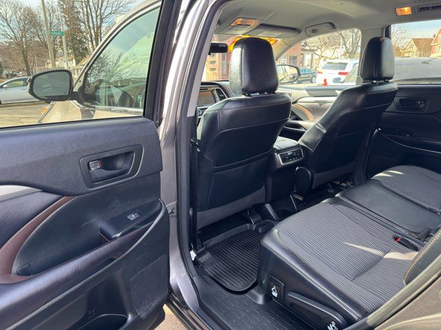 2016 Toyota Highlander LE Plus