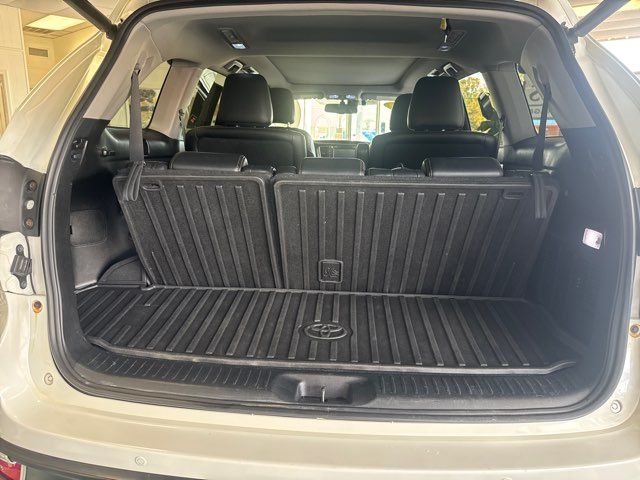 2016 Toyota Highlander Limited | Rome, GA | Knight's Car Store 2016 Toyota Highlander Limited | Rome, GA | Knight's Car Store