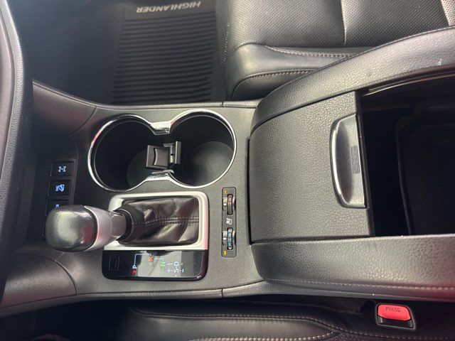 2016 Toyota Highlander Limited | Rome, GA | Knight's Car Store 2016 Toyota Highlander Limited | Rome, GA | Knight's Car Store