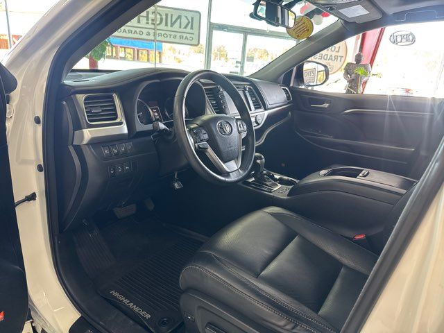 2016 Toyota Highlander Limited | Rome, GA | Knight's Car Store 2016 Toyota Highlander Limited | Rome, GA | Knight's Car Store