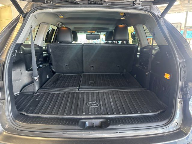 2016 Toyota Highlander XLE | Rome, GA | Knight's Car Store 2016 Toyota Highlander XLE | Rome, GA | Knight's Car Store