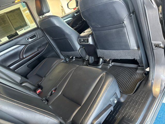 2016 Toyota Highlander XLE | Rome, GA | Knight's Car Store