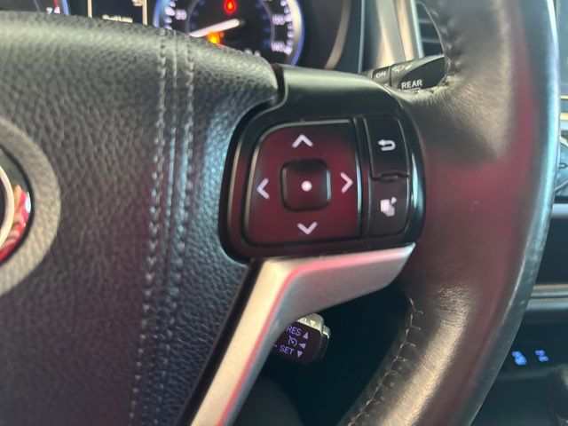 2016 Toyota Highlander XLE | Rome, GA | Knight's Car Store 2016 Toyota Highlander XLE | Rome, GA | Knight's Car Store