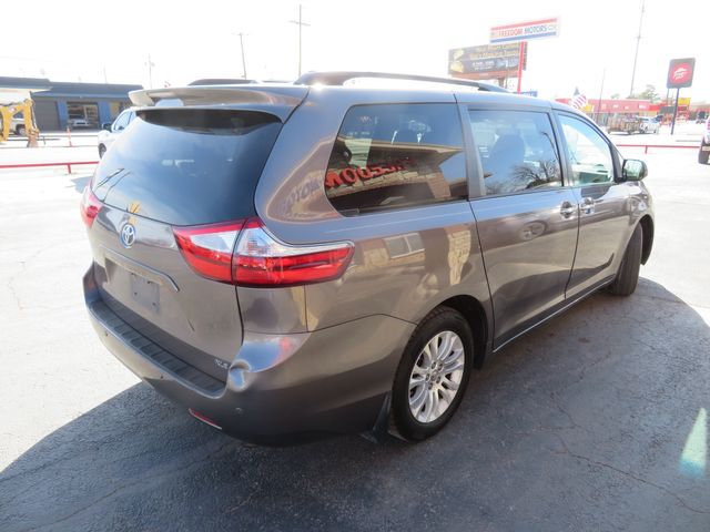 2016 Toyota Sienna XLE 8-Passenger