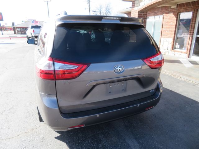 2016 Toyota Sienna XLE 8-Passenger
