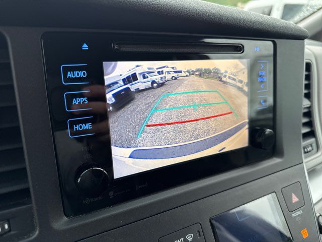2016 Toyota Sienna LE Mobility 7-Passenger