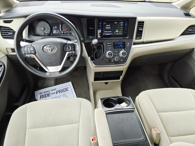 2016 Toyota Sienna LE 8-Passenger | Ellisville, MO | AutoPort 2016 Toyota Sienna LE 8-Passenger | Ellisville, MO | AutoPort