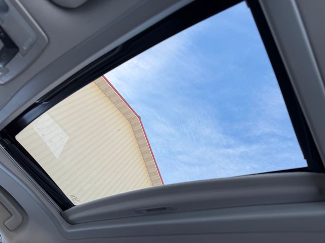 2016 Toyota Sienna XLE Premium 8-Passenger