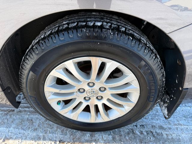 2016 Toyota Sienna XLE Premium 8-Passenger