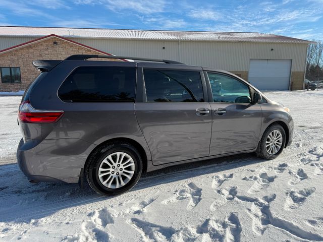 2016 Toyota Sienna XLE Premium 8-Passenger