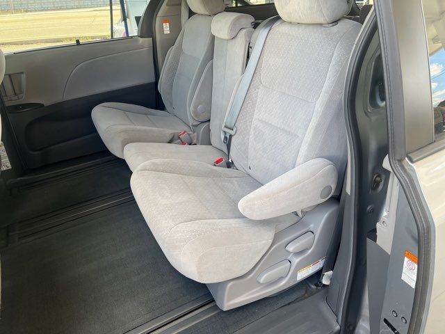 2016 Toyota Sienna LE 8-Passenger V6 Imports and More Inc 2016 Toyota Sienna LE 8-Passenger V6 Imports and More Inc