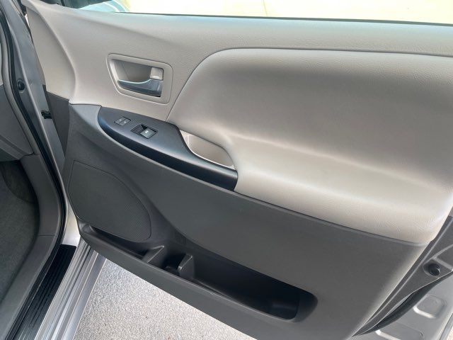 2016 Toyota Sienna LE 8-Passenger V6 Imports and More Inc 2016 Toyota Sienna LE 8-Passenger V6 Imports and More Inc