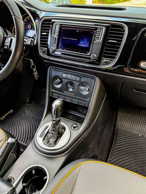 2016 Volkswagen Beetle 1.8T Dune PZEV | Agoura Hills, CA | SoCal Auto Group