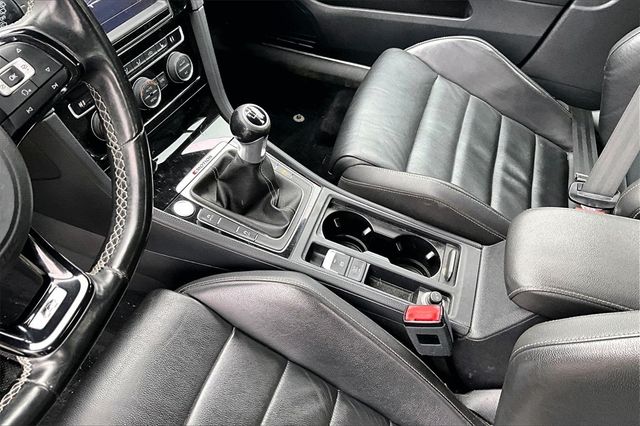 2016 Volkswagen Golf R 4Motion