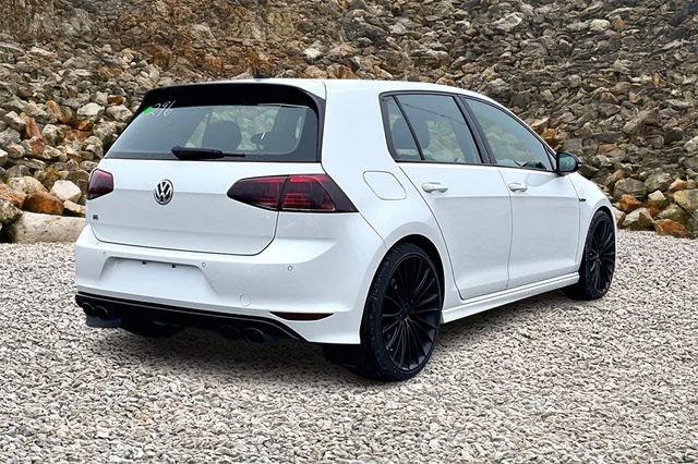 2016 Volkswagen Golf R 4Motion