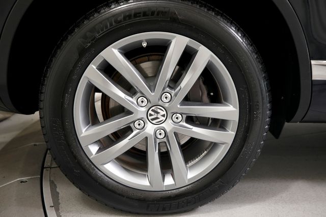 2016 Volkswagen Touareg TDI Lux | Burbank, California | MDK International 2016 Volkswagen Touareg TDI Lux | Burbank, California | MDK International