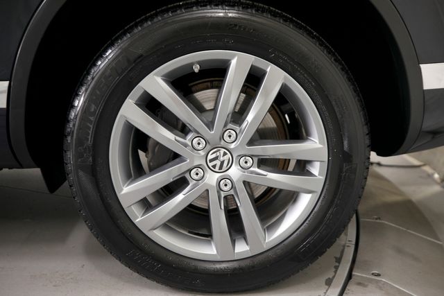 2016 Volkswagen Touareg TDI Lux | Burbank, California | MDK International 2016 Volkswagen Touareg TDI Lux | Burbank, California | MDK International