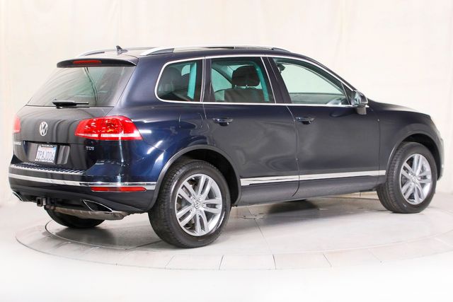 2016 Volkswagen Touareg TDI Lux | Burbank, California | MDK International 2016 Volkswagen Touareg TDI Lux | Burbank, California | MDK International