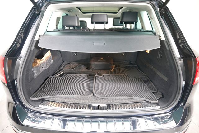 2016 Volkswagen Touareg TDI Lux | Burbank, California | MDK International 2016 Volkswagen Touareg TDI Lux | Burbank, California | MDK International