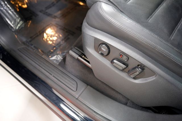 2016 Volkswagen Touareg TDI Lux | Burbank, California | MDK International 2016 Volkswagen Touareg TDI Lux | Burbank, California | MDK International