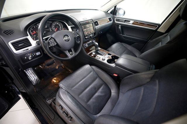 2016 Volkswagen Touareg TDI Lux | Burbank, California | MDK International 2016 Volkswagen Touareg TDI Lux | Burbank, California | MDK International