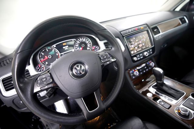2016 Volkswagen Touareg TDI Lux | Burbank, California | MDK International 2016 Volkswagen Touareg TDI Lux | Burbank, California | MDK International