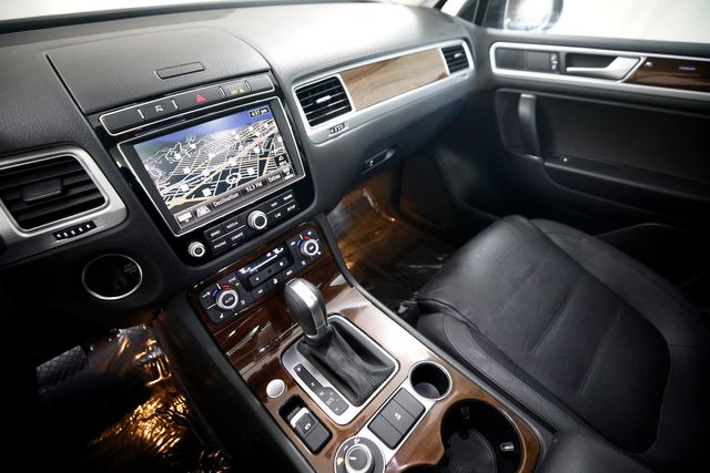 2016 Volkswagen Touareg TDI Lux | Burbank, California | MDK International 2016 Volkswagen Touareg TDI Lux | Burbank, California | MDK International