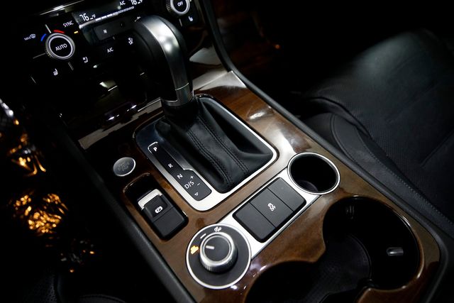 2016 Volkswagen Touareg TDI Lux | Burbank, California | MDK International 2016 Volkswagen Touareg TDI Lux | Burbank, California | MDK International