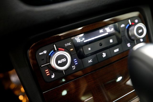 2016 Volkswagen Touareg TDI Lux | Burbank, California | MDK International 2016 Volkswagen Touareg TDI Lux | Burbank, California | MDK International