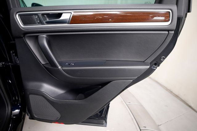 2016 Volkswagen Touareg TDI Lux | Burbank, California | MDK International 2016 Volkswagen Touareg TDI Lux | Burbank, California | MDK International