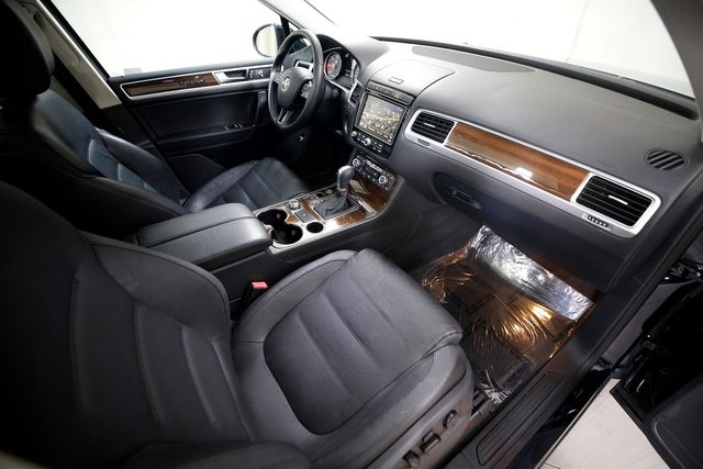 2016 Volkswagen Touareg TDI Lux | Burbank, California | MDK International 2016 Volkswagen Touareg TDI Lux | Burbank, California | MDK International