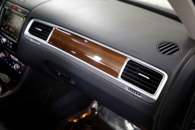 2016 Volkswagen Touareg TDI Lux | Burbank, California | MDK International 2016 Volkswagen Touareg TDI Lux | Burbank, California | MDK International