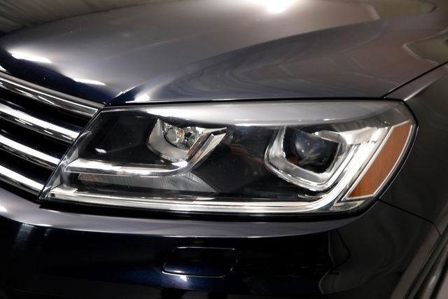 2016 Volkswagen Touareg TDI Lux | Burbank, California | MDK International 2016 Volkswagen Touareg TDI Lux | Burbank, California | MDK International