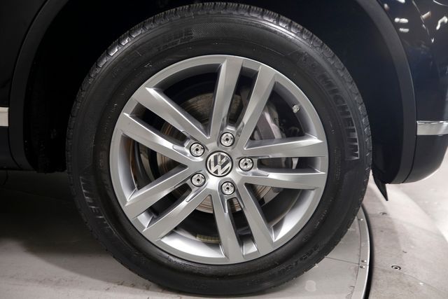 2016 Volkswagen Touareg TDI Lux | Burbank, California | MDK International 2016 Volkswagen Touareg TDI Lux | Burbank, California | MDK International