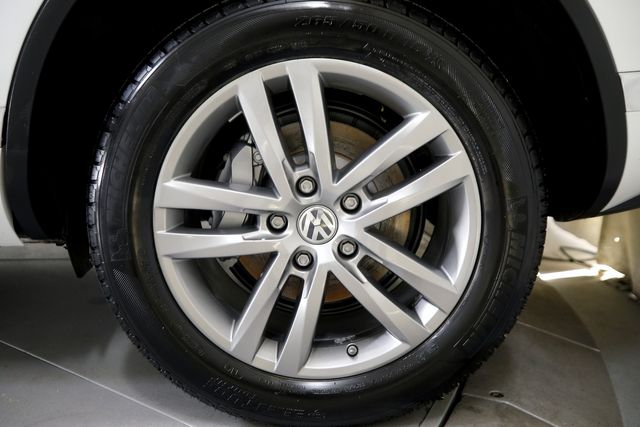 2016 Volkswagen Touareg TDI Lux | Burbank, California | MDK International 2016 Volkswagen Touareg TDI Lux | Burbank, California | MDK International