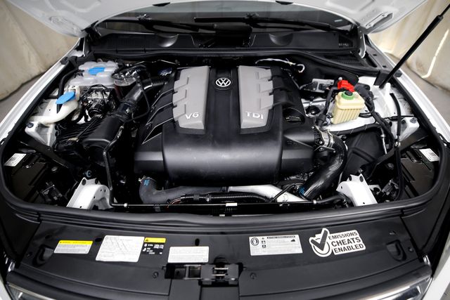 2016 Volkswagen Touareg TDI Lux | Burbank, California | MDK International