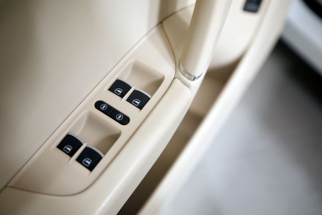 2016 Volkswagen Touareg TDI Lux | Burbank, California | MDK International