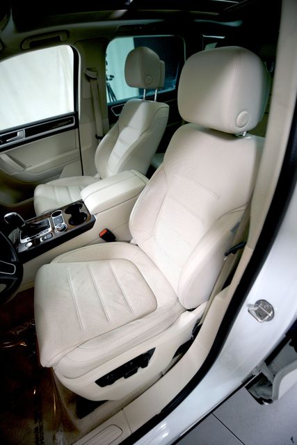 2016 Volkswagen Touareg TDI Lux | Burbank, California | MDK International 2016 Volkswagen Touareg TDI Lux | Burbank, California | MDK International