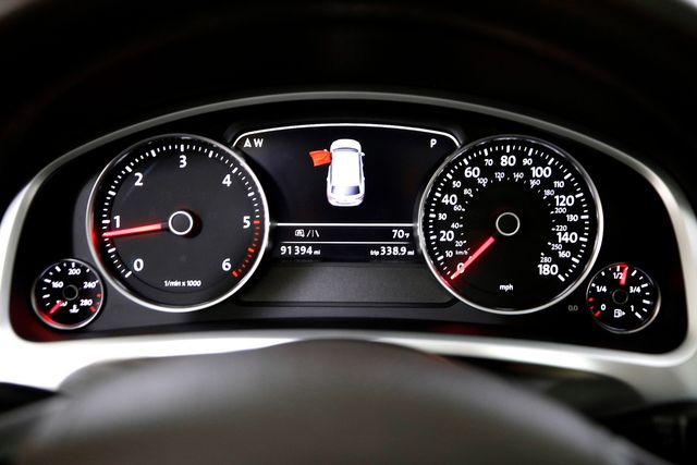 2016 Volkswagen Touareg TDI Lux | Burbank, California | MDK International 2016 Volkswagen Touareg TDI Lux | Burbank, California | MDK International