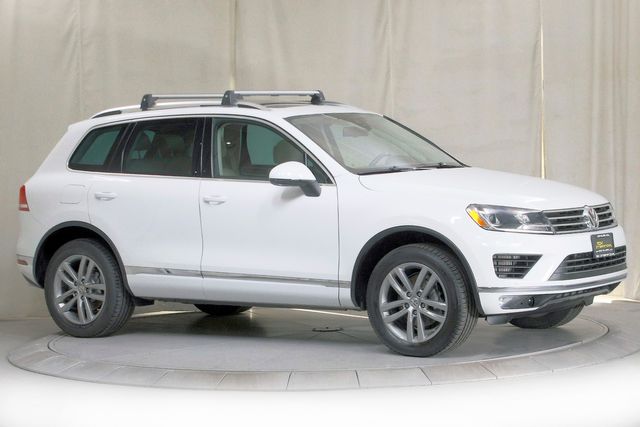 2016 Volkswagen Touareg TDI Lux | Burbank, California | MDK International 2016 Volkswagen Touareg TDI Lux | Burbank, California | MDK International
