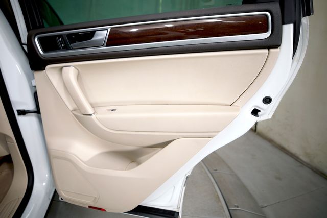 2016 Volkswagen Touareg TDI Lux | Burbank, California | MDK International 2016 Volkswagen Touareg TDI Lux | Burbank, California | MDK International