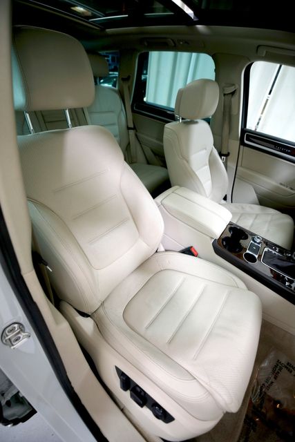 2016 Volkswagen Touareg TDI Lux | Burbank, California | MDK International 2016 Volkswagen Touareg TDI Lux | Burbank, California | MDK International