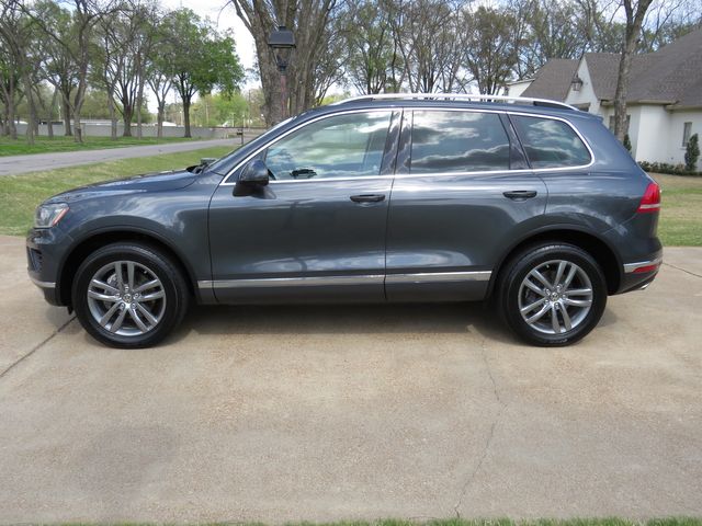2016 Volkswagen Touareg VR6 Sport   MSRP New $43,615
