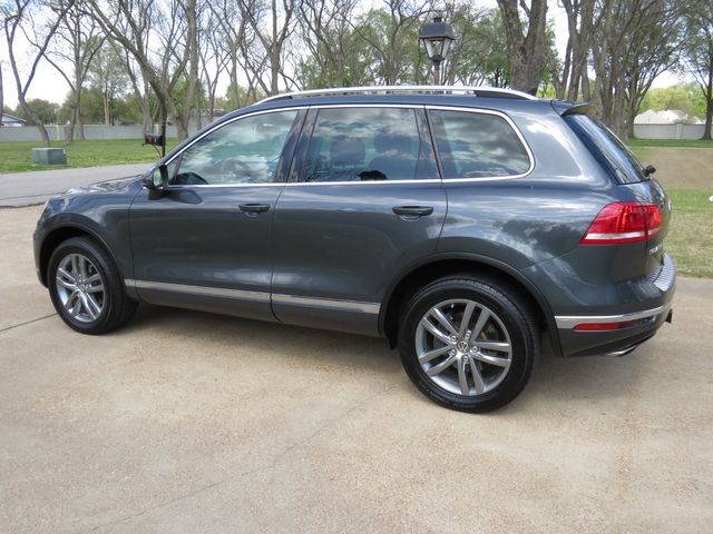 2016 Volkswagen Touareg VR6 Sport   MSRP New $43,615